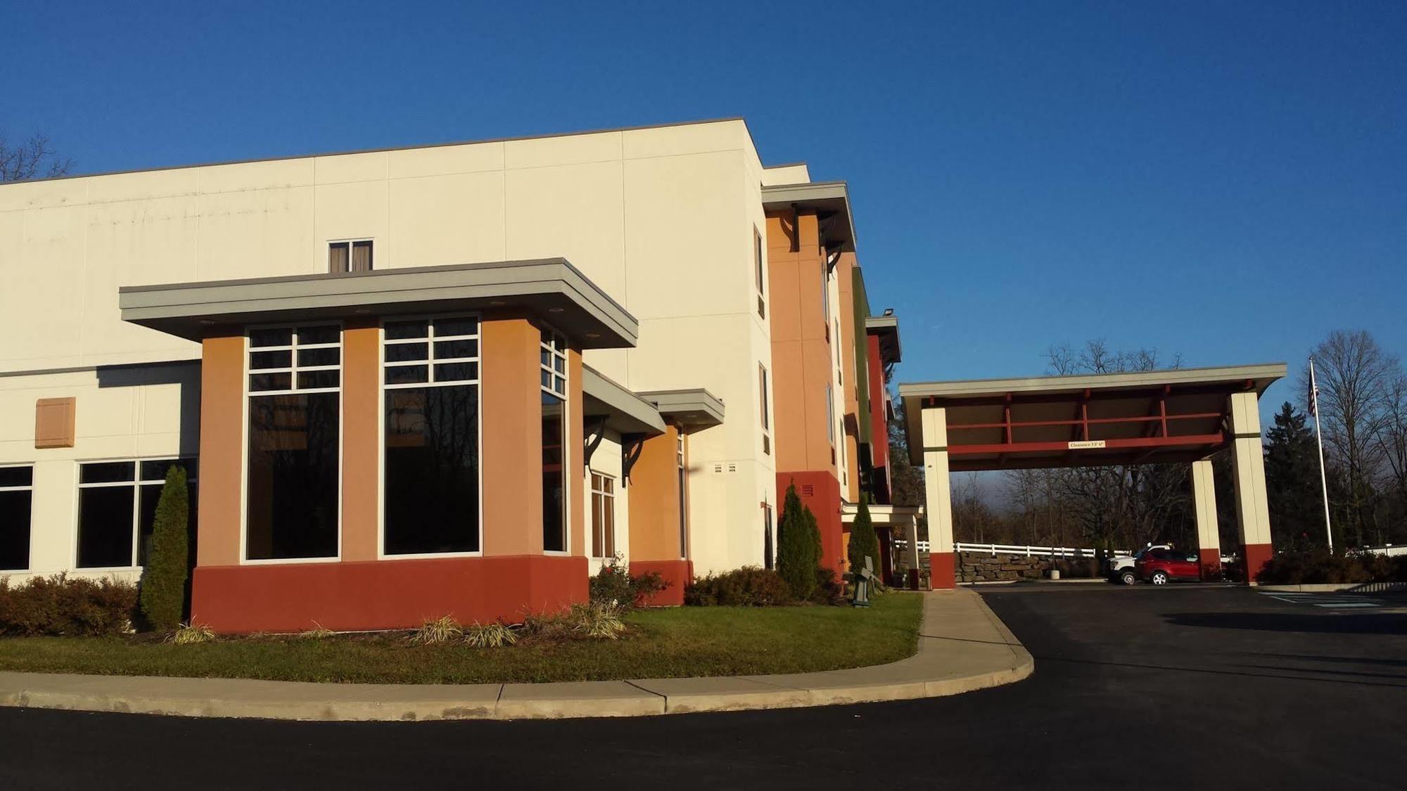 Paradise Inn & Suites Towanda Екстериор снимка